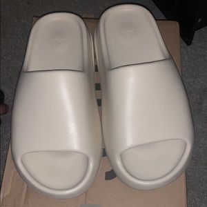 Yeezy slide ‘bone’ size 8